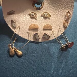 💕NEW💕Women’s Elegant Gold and Silver Stone Earring Set